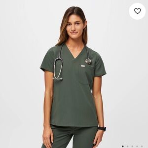 NEW FIGS Moss Green Women's Scrub Top